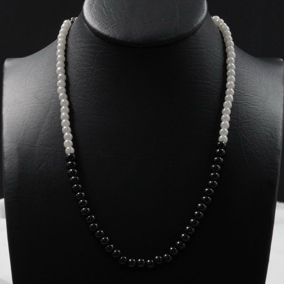 COLLAR PERLAS BLANCO/NEGRO MITAD MEDIANO